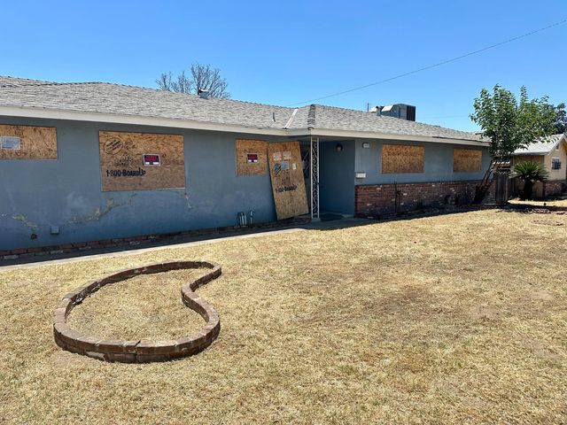 2153 Knowles Street, Selma, CA 93662