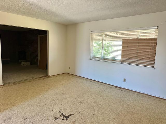 2153 Knowles Street, Selma, CA 93662
