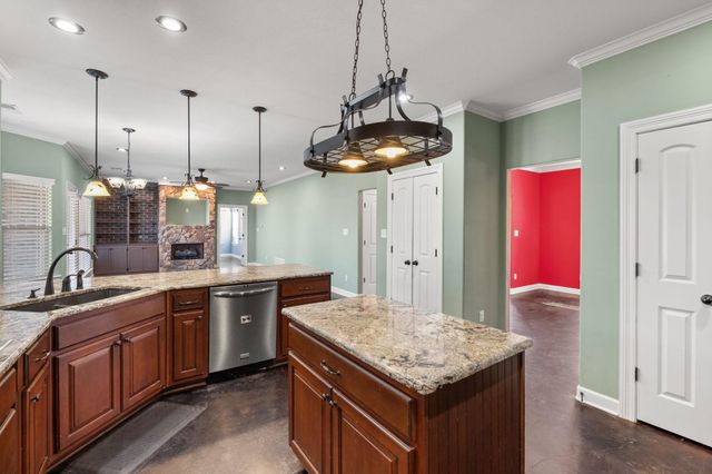 7190 LINNIE CV, Arlington, TN 38002