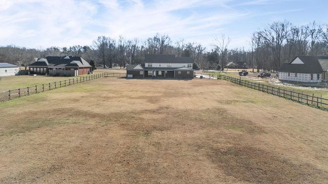 7190 LINNIE CV, Arlington, TN 38002