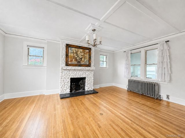 20 Locust Street, Manhasset, NY 11030