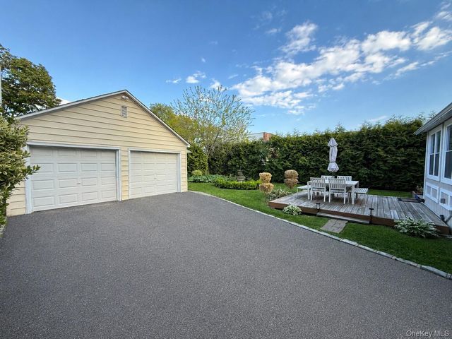 20 Locust Street, Manhasset, NY 11030