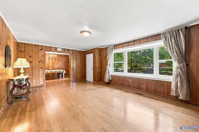 1704 Dianne Street SW, Decatur, AL 35601