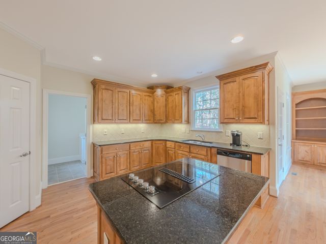 792 Grassmeade Way, Snellville, GA 30078