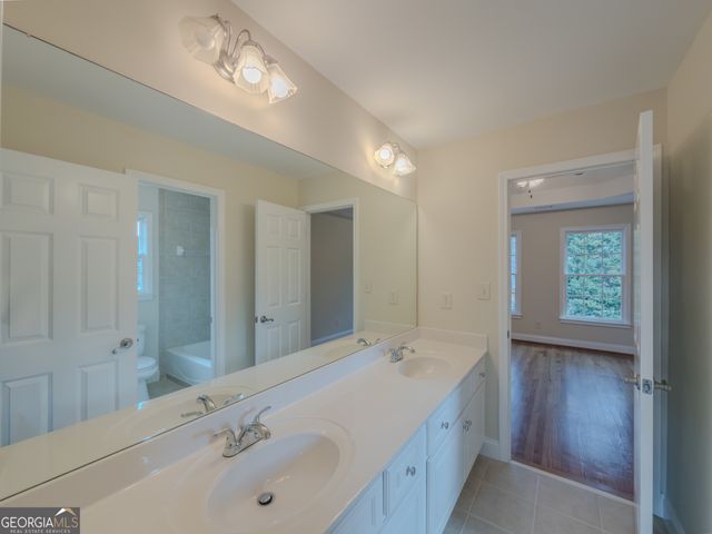 792 Grassmeade Way, Snellville, GA 30078