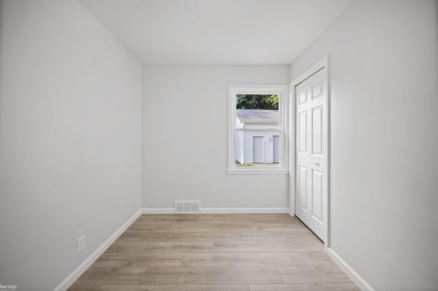3922 Hogarth Avenue, Flint, MI 48532