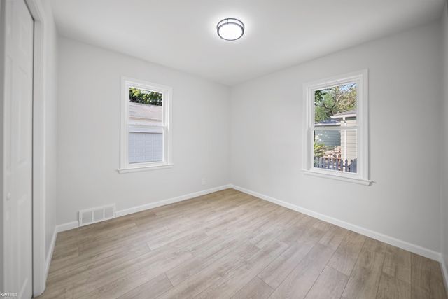 3922 Hogarth Avenue, Flint, MI 48532