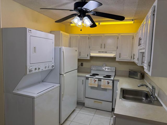 8540 Chevy Chase Drive 8540, Boca Raton, FL 33433