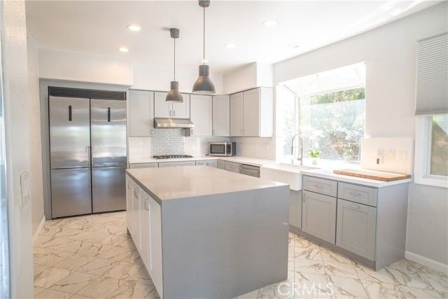 24825 Alexandra Court, Calabasas, CA 91302