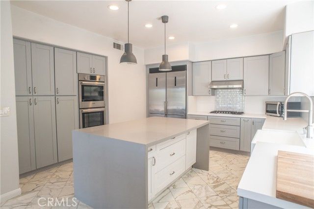 24825 Alexandra Court, Calabasas, CA 91302