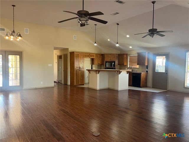 3076 County Road 1045, Lampasas, TX 76550