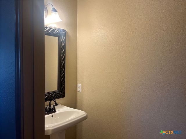 3076 County Road 1045, Lampasas, TX 76550