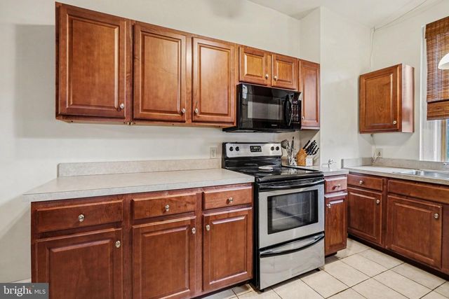 261 DELAWARE ST, Harrisburg, PA 17102