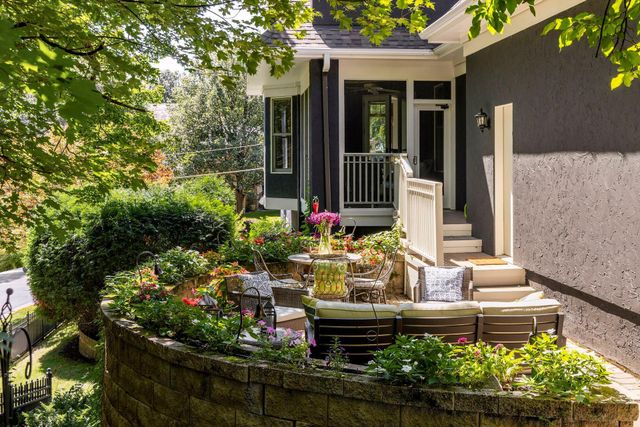 745 Rice Street E, Wayzata, MN 55391