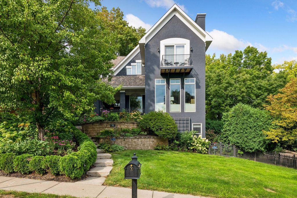 745 Rice Street E, Wayzata, MN 55391