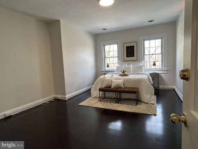 3217 SHANNON DR, Baltimore, MD 21213