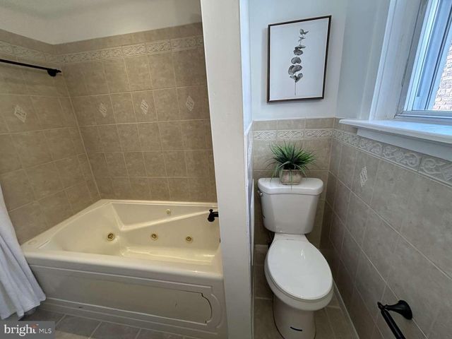 3217 SHANNON DR, Baltimore, MD 21213