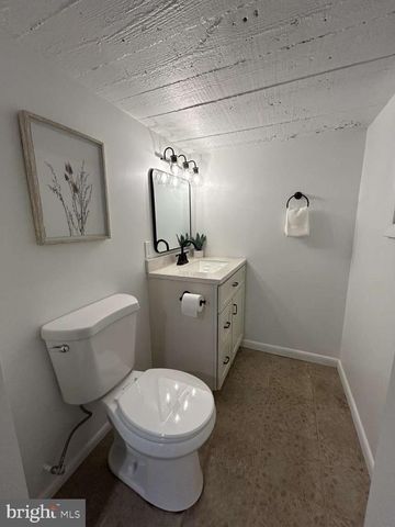 3217 SHANNON DR, Baltimore, MD 21213