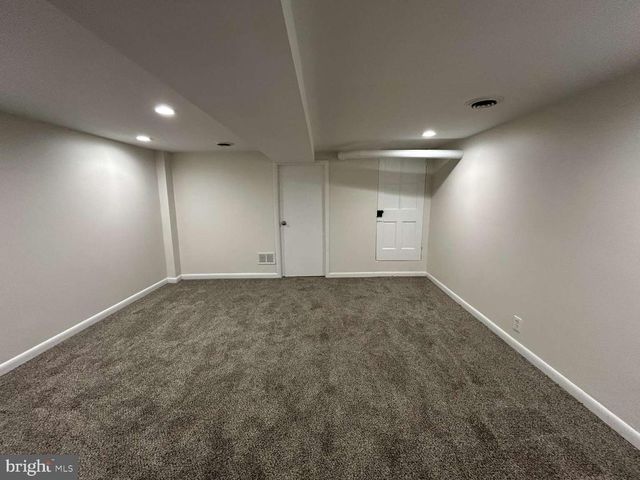 3217 SHANNON DR, Baltimore, MD 21213