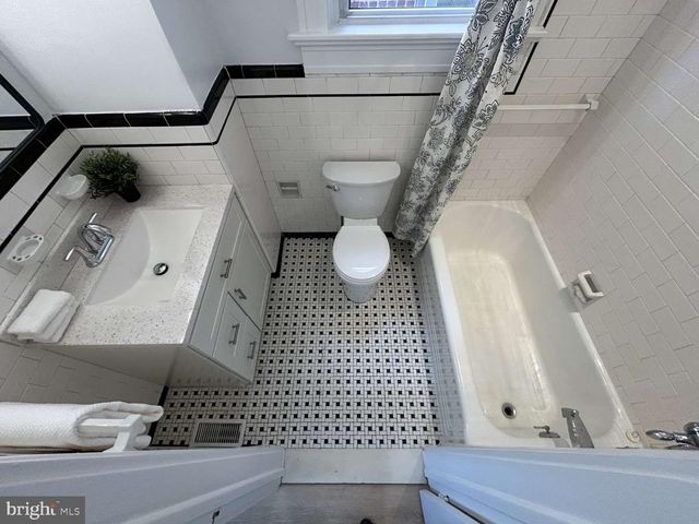 3217 SHANNON DR, Baltimore, MD 21213