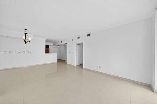 325 S Biscayne Boulevard 2219, Miami, FL 33131