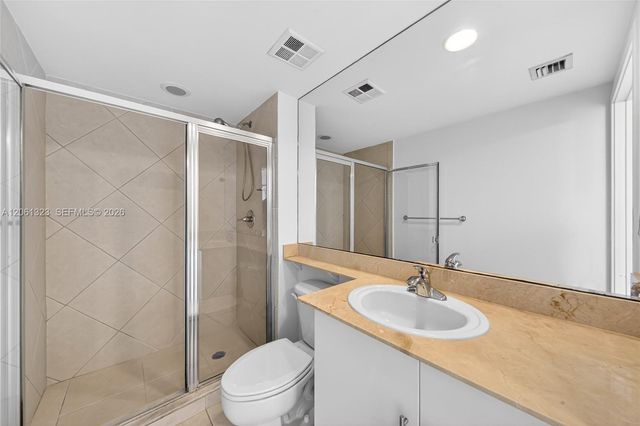 325 S Biscayne Boulevard 2219, Miami, FL 33131