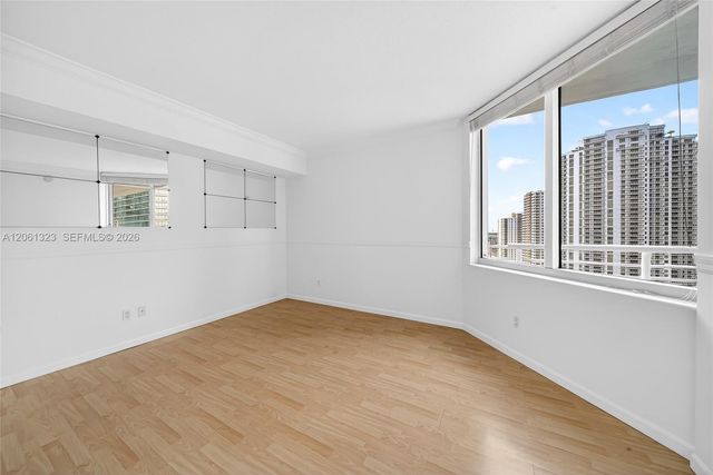 325 S Biscayne Boulevard 2219, Miami, FL 33131