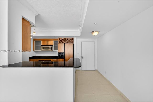 325 S Biscayne Boulevard 2219, Miami, FL 33131