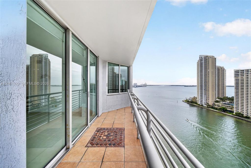 325 S Biscayne Boulevard 2219, Miami, FL 33131