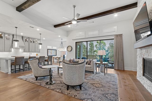 902 Falcon Hollow Lane, Pinehurst, TX 77362