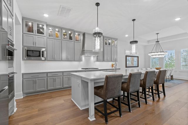 902 Falcon Hollow Lane, Pinehurst, TX 77362