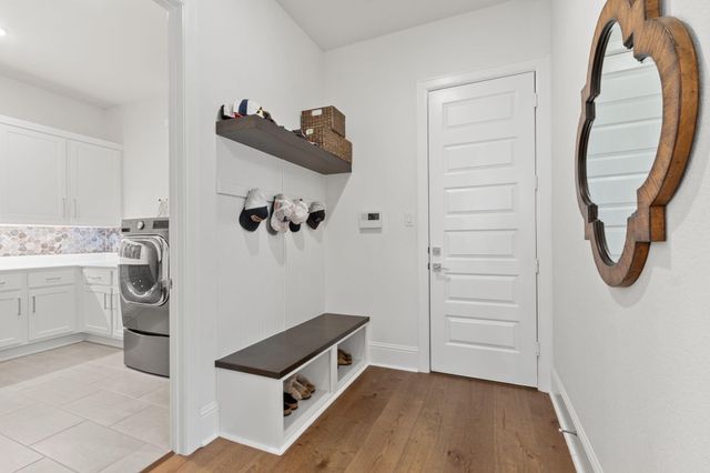 902 Falcon Hollow Lane, Pinehurst, TX 77362