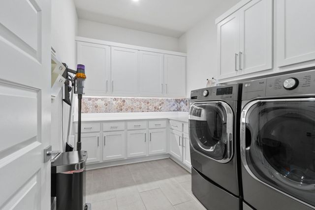 902 Falcon Hollow Lane, Pinehurst, TX 77362