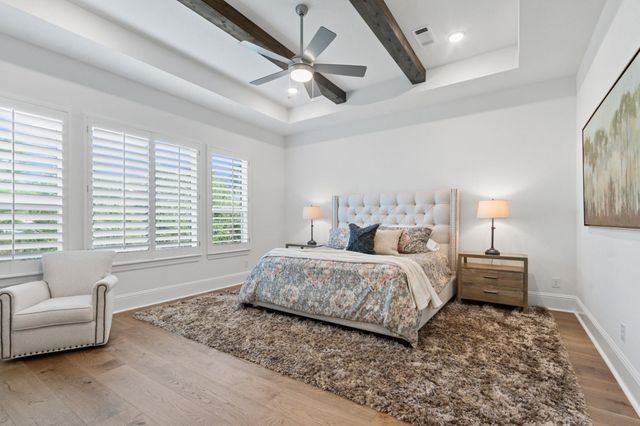 902 Falcon Hollow Lane, Pinehurst, TX 77362