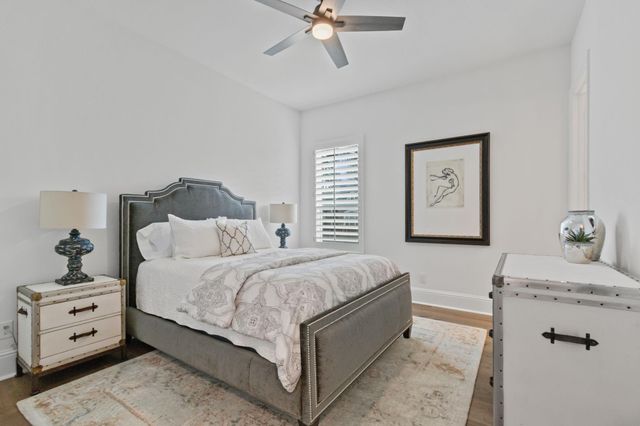 902 Falcon Hollow Lane, Pinehurst, TX 77362