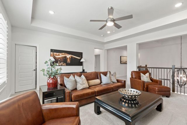 902 Falcon Hollow Lane, Pinehurst, TX 77362