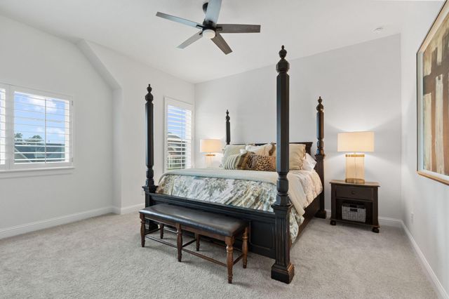 902 Falcon Hollow Lane, Pinehurst, TX 77362