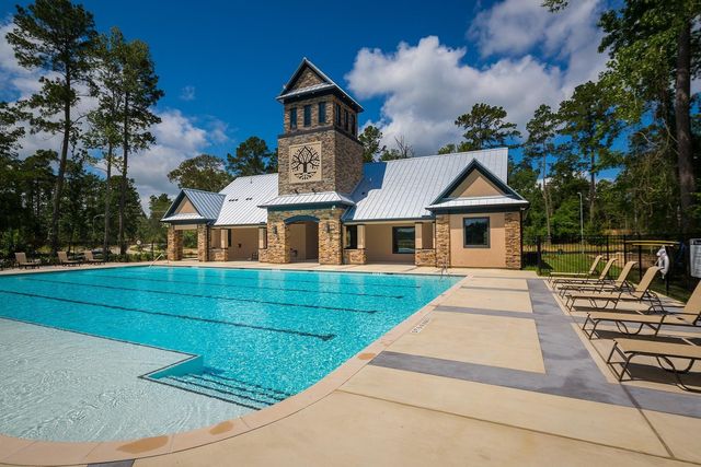 902 Falcon Hollow Lane, Pinehurst, TX 77362