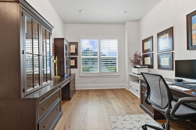 902 Falcon Hollow Lane, Pinehurst, TX 77362