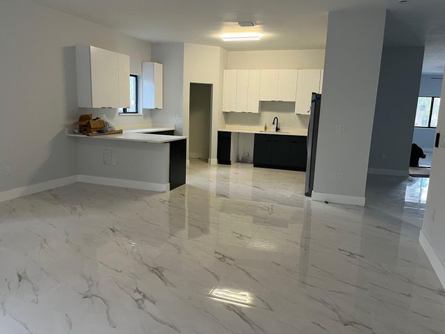 4117 NW 79th Avenue, Coral Springs, FL 33065