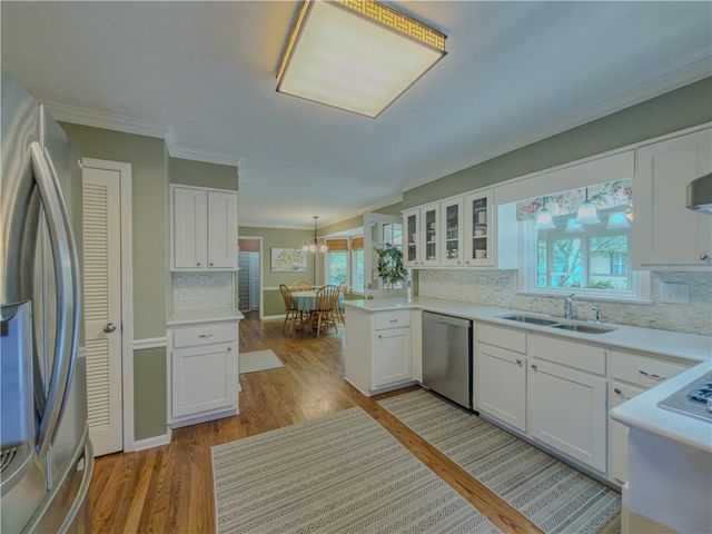 733 Ridgeview Drive SW, Lilburn, GA 30047