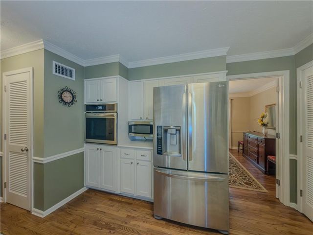 733 Ridgeview Drive SW, Lilburn, GA 30047