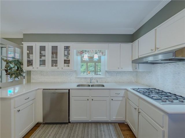 733 Ridgeview Drive SW, Lilburn, GA 30047