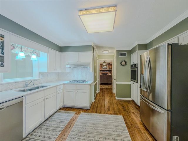 733 Ridgeview Drive SW, Lilburn, GA 30047