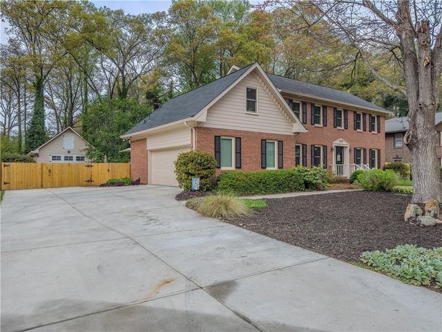 733 Ridgeview Drive SW, Lilburn, GA 30047