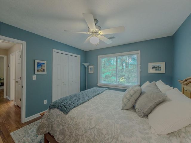 733 Ridgeview Drive SW, Lilburn, GA 30047