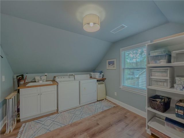 733 Ridgeview Drive SW, Lilburn, GA 30047