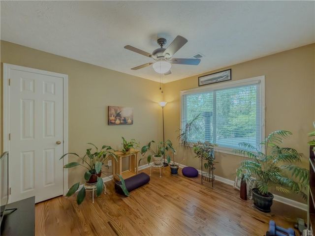 733 Ridgeview Drive SW, Lilburn, GA 30047