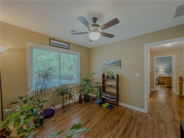 733 Ridgeview Drive SW, Lilburn, GA 30047