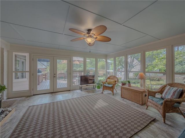 733 Ridgeview Drive SW, Lilburn, GA 30047